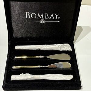 Bombay Gold and Silver Cheese Spreaders Set